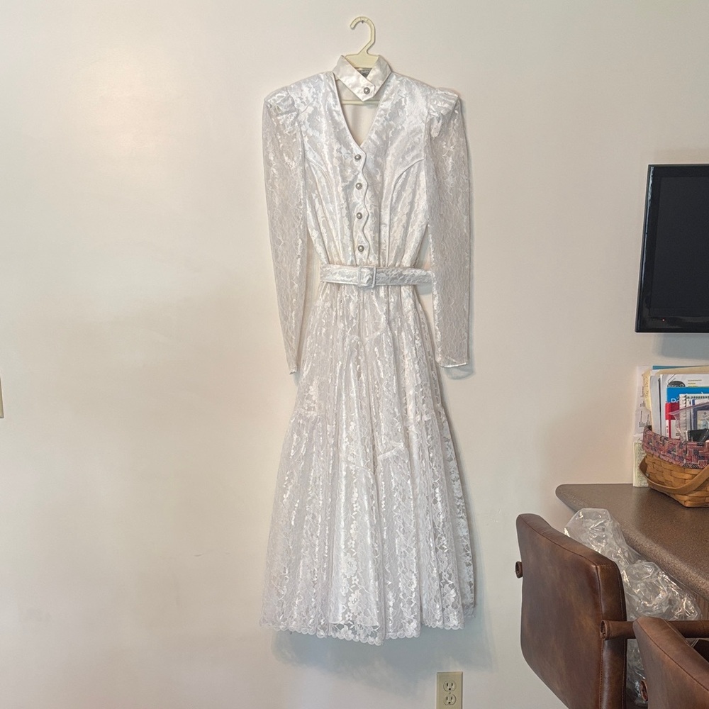 Lace Long Sleeve Western Wedding Dress